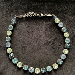 Beautiful Swarovski crystal necklace. 💞